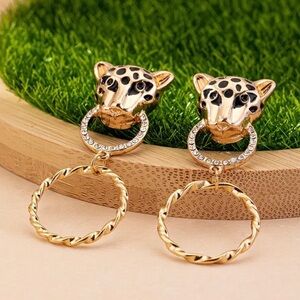 STAINLESS STEEL HEAD DROP LEOPARD EARRING